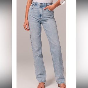 Abercrombie Curve Love Ultra High Rise 90s Straight Jean
